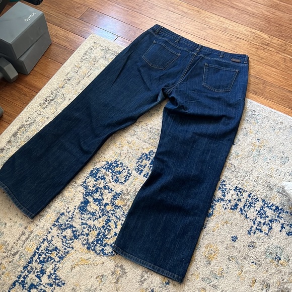 Boden Boot Cut Jeans - Picture 3 of 3